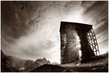Durch die Dunkelheit / ***