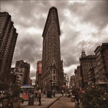 Flatiron / ***