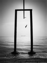 Das Gate (Tor) / ***