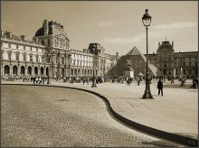 Louvre Museum (Sepia) / ***