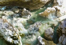 Eisige Wasser der Steine / ***