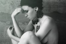 Monro / ***