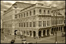 Die Wiener Staatsoper / ***