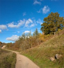 Straße zum Herbst / ******