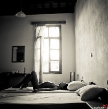 Nakedness room / ***