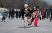 Ice Skating Girls / Ice Skating Girls