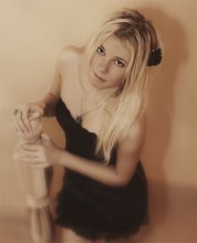  / ***