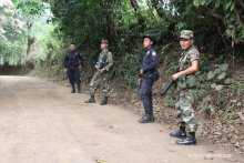 El - El Salvador / ***