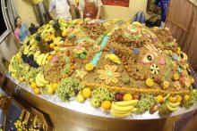 Cake - Govardhan Hügel / ***