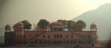 Lake Palace Raja / ***