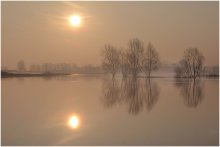 Sunrise over the flood. / This morning a very beautiful sunrise in my region.