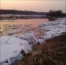 Eisgang in der Pripjat / ***