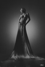 B/W / ***