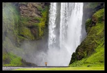 Alle Macht und Kraft des Wasserfalls ... Skogafoss. / ***