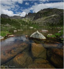 Stones Rainbow Lake / ***