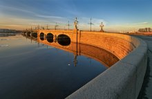 Trinity Bridge: Die ersten Strahlen der / 2012-04-10
07:22 am
-4 °C
