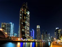 Lichter der Stadt bei Nacht / ***