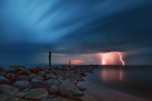Tui. Nacht. Gewitter. / ***