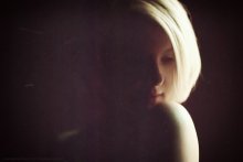 elusiveness of touch / silencephoto.tumblr.com