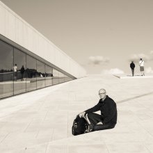 The Traveller / *****