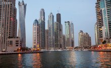Dubai Marina / ***