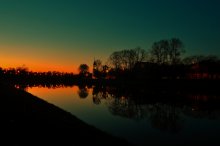 "Deine Stadt bei Nacht, im gelben Licht der Lampen ..." / ***
