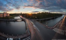 Over the bridge / ***