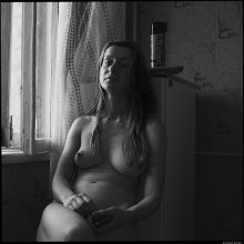 Portrait of Natalia in der Küche / ***