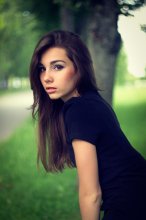  / ***