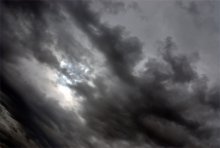 bedrohliche Wolken / ***