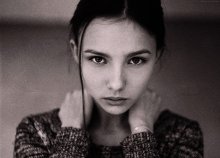 / ***