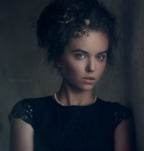  / ***