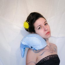  / ***
