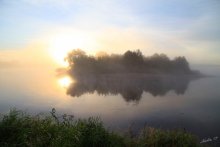 Misty Island ... / ***