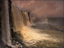 Iguazu Falls / ***
