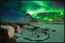 Nordlichter über Kirkjufell. / ***