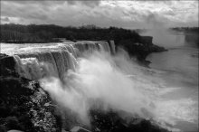 Niagara. / ***