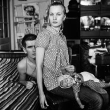 Makar und Lena (Porträt mit Puppe) / ***