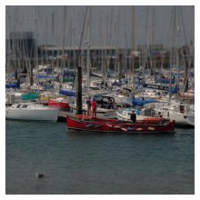 Über ... "Schiff" oder "rot, weiß" ... / ***