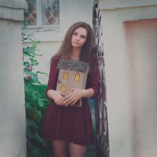  / ***