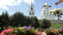 Blick auf Trinity Cathedral / ***