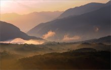Dawn in einem Bergdorf / *****