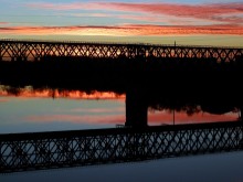 Ruhiges Wasser Sonnenuntergang / ***