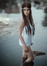  / ***