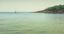Lonely boat / ***