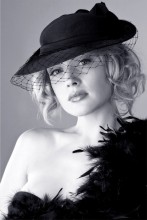 Unknown young lady / ***