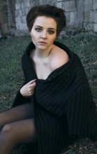  / ***