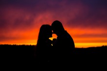 Olga und Sasha. Sehen Sie den Sonnenuntergang .... / ***