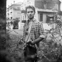 Sergey (Porträt mit Schwert) / ***