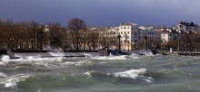 Frühling in der Stadt am Meer / ***